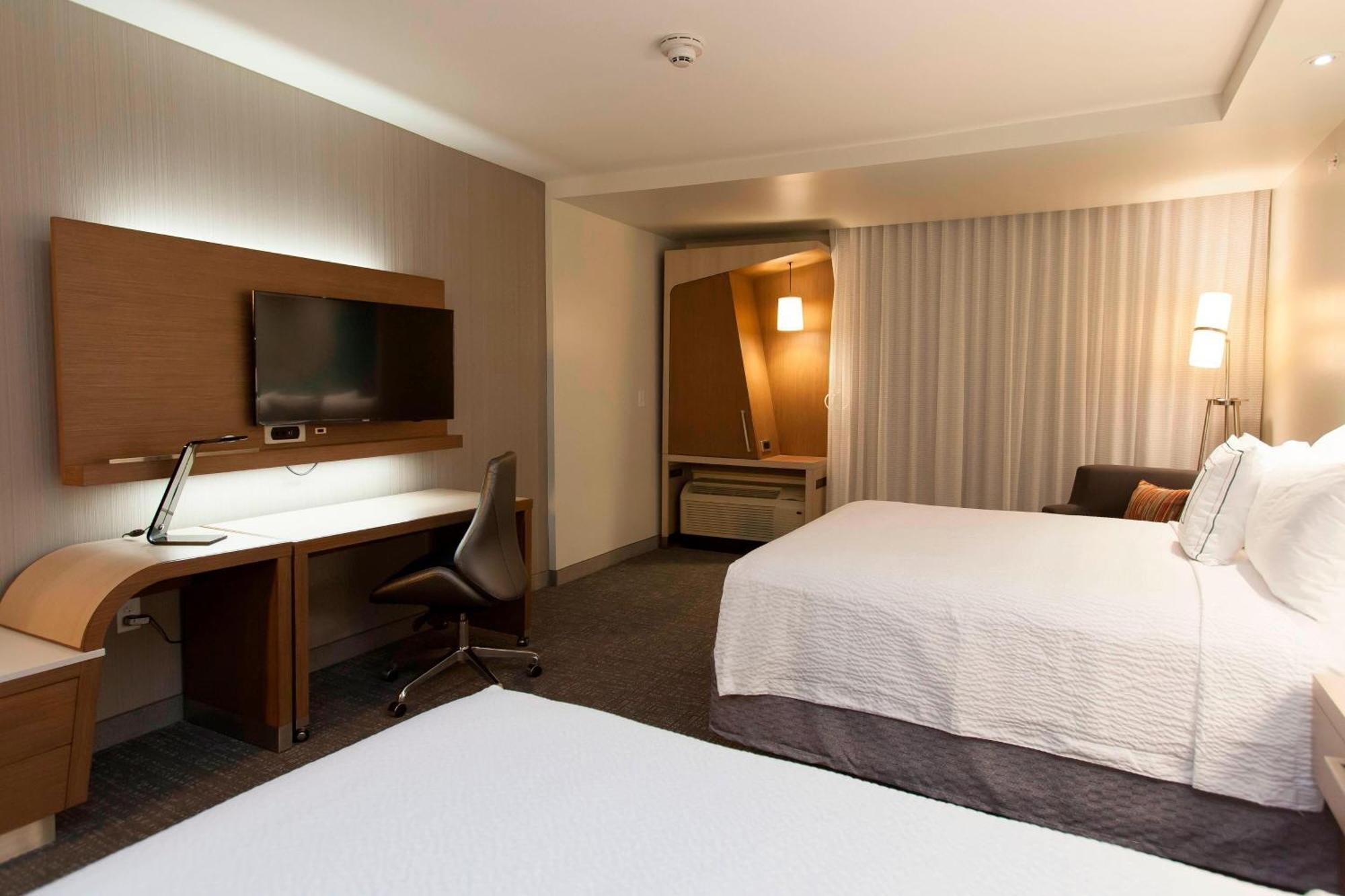 Courtyard By Marriott Houston City Place Spring Eksteriør bilde